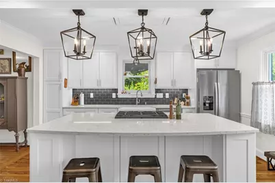 209 E Avondale Drive, Greensboro, NC 27403 - Photo 9