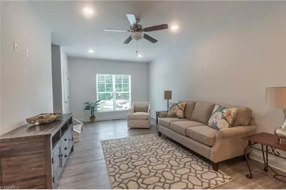 605, 607 Riverside Drive, Mount Airy, NC 27030 - Photo 3