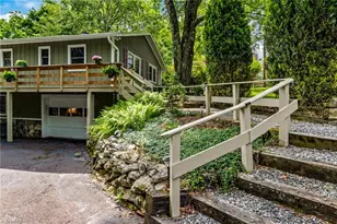 924 Balsam Dr, Newland, NC 28657 - Photo 9