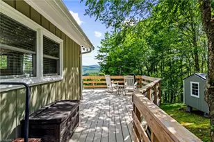 924 Balsam Dr, Newland, NC 28657 - Photo 33