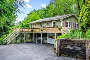924 Balsam Dr, Newland, NC 28657 - Photo 3