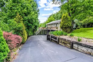 924 Balsam Dr, Newland, NC 28657 - Photo 41