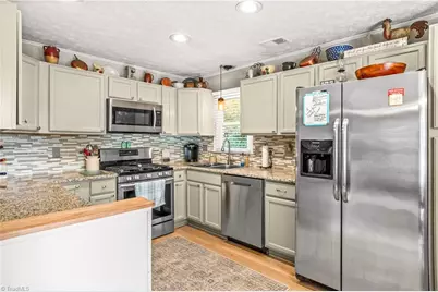 924 Balsam Drive, Newland, NC 28657 - Photo 13