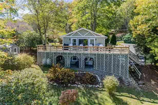 924 Balsam Dr, Newland, NC 28657 - Photo 3