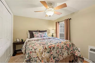 122 Maple Street, New London, NC 28127 - Photo 13