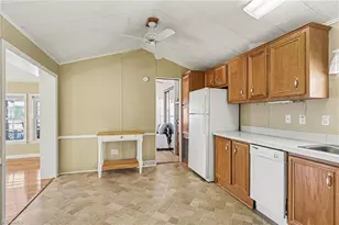 122 Maple St, New London, NC 28127 - Photo 9