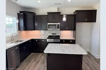3713 Contimental Square, Kernersville, NC 27284 - Photo 3