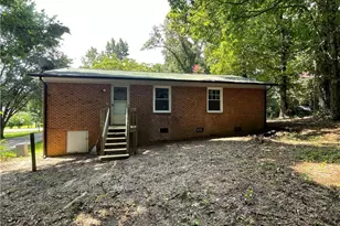 1611 Beaucrest Ave, High Point, NC 27265 - Photo 3