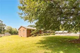132 Circle Loop, Eden, NC 27288 - Photo 3