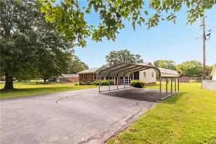 132 Circle Loop, Eden, NC 27288 - Photo 3