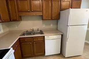 4625 Lawndale Dr, Greensboro, NC 27455 - Photo 9