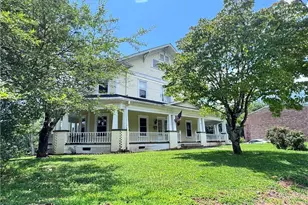 639 Elk Spur St, Elkin, NC 28621 - Photo 3