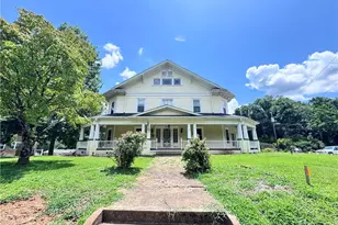 639 Elk Spur St, Elkin, NC 28621 - Photo 3