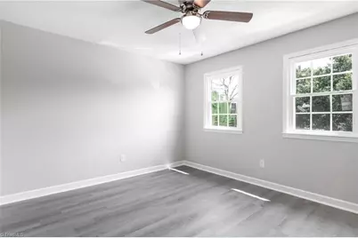 30 Forsyth Street, Thomasville, NC 27360 - Photo 15