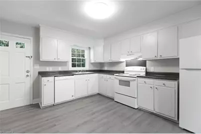 30 Forsyth Street, Thomasville, NC 27360 - Photo 7