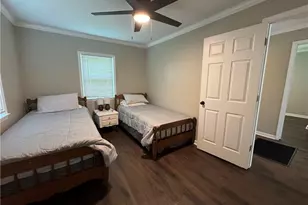 204 Nelson St, Pilot Mountain, NC 27041 - Photo 15