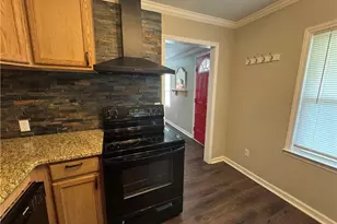 204 Nelson St, Pilot Mountain, NC 27041 - Photo 9