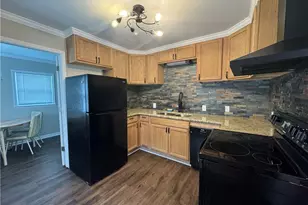 204 Nelson St, Pilot Mountain, NC 27041 - Photo 5