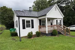 204 Nelson St, Pilot Mountain, NC 27041 - Photo 25