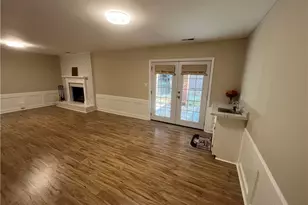 3407 Scarsborough Dr, Winston-Salem, NC 27104 - Photo 5