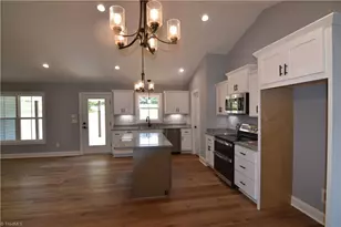 2501 Denton Rd, Thomasville, NC 27360 - Photo 9