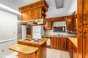 100 Ridgecrest Dr, King, NC 27021 - Photo 9