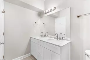 326 Meadows Cir, Winston-Salem, NC 27104 - Photo 19