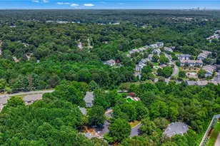 326 Meadows Cir, Winston-Salem, NC 27104 - Photo 23