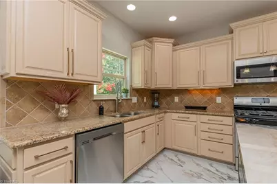 4488 Redfern Place, Winston-Salem, NC 27107 - Photo 13