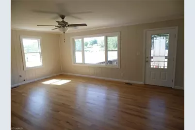 569 N Sparta Parkway, Sparta, NC 28675 - Photo 9