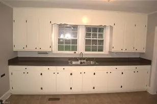 305 Rosemary Dr, Archdale, NC 27263 - Photo 7