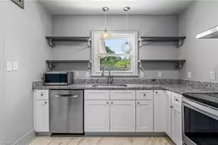 1415 Seminole Dr, Greensboro, NC 27408 - Photo 11