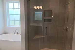 1055 Tulloch Ct, Burlington, NC 27215 - Photo 9