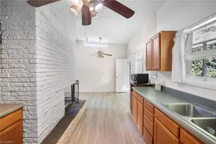 701 Locust Pl, High Point, NC 27265 - Photo 7