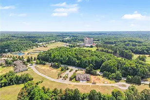 16 Creswell Manor Dr, Greensboro, NC 27407 - Photo 45