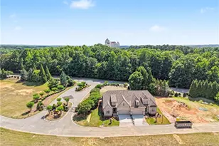 16 Creswell Manor Dr, Greensboro, NC 27407 - Photo 43