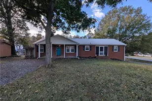 61 Haywood St, Denton, NC 27239 - Photo 1