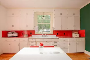 802 Lawsonville Ave, Reidsville, NC 27320 - Photo 21