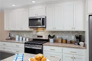 402 W Clay St, Mebane, NC 27302 - Photo 7