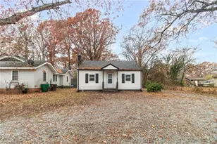 404 Hickory Chapel Rd, High Point, NC 27260 - Photo 23