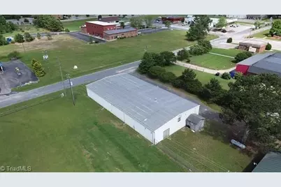 4235 Seven Lakes Plaza, West End, NC 27376 - Photo 17