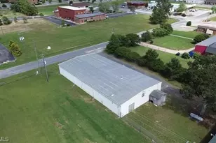 4235 Seven Lakes Plaza, West End, NC 27376 - Photo 17