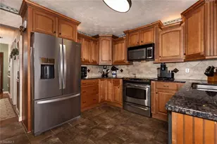 214 Rockwood Ln, Kernersville, NC 27284 - Photo 13