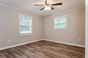 2034 Willow Rd, Greensboro, NC 27406 - Photo 11