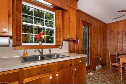 607 W Pine Circle, Wilkesboro, NC 28697 - Photo 21