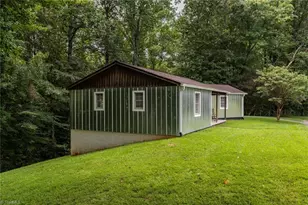 607 W Pine Cir, Wilkesboro, NC 28697 - Photo 9