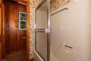 607 W Pine Cir, Wilkesboro, NC 28697 - Photo 29