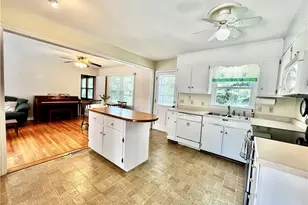 2408 Gracewood Ct, Greensboro, NC 27408 - Photo 11