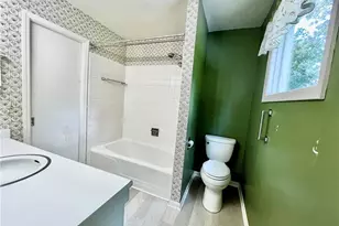 2408 Gracewood Ct, Greensboro, NC 27408 - Photo 27