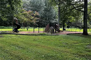 2408 Gracewood Ct, Greensboro, NC 27408 - Photo 41